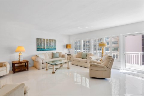 Condo in Fort Lauderdale, Florida, 2 bedrooms № 2268293