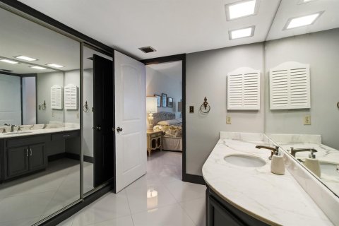 Condo in Fort Lauderdale, Florida, 2 bedrooms  № 2268293 - photo 11