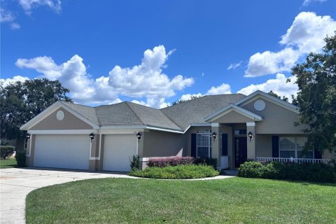 Casa en alquiler en Ocala, Florida, 4 dormitorios, 212.65 m2 № 1906126 - foto 1