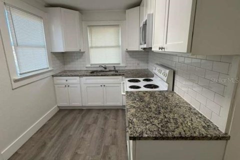 Villa ou maison à vendre à Tampa, Floride: 3 chambres, 76.55 m2 № 2142468 - photo 10