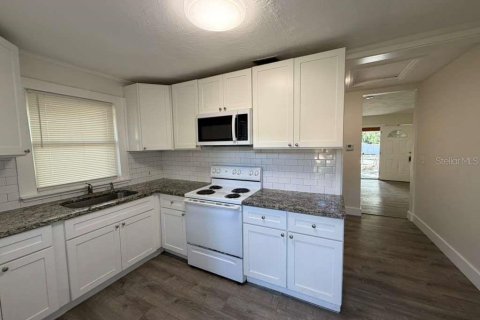 Villa ou maison à vendre à Tampa, Floride: 3 chambres, 76.55 m2 № 2142468 - photo 8