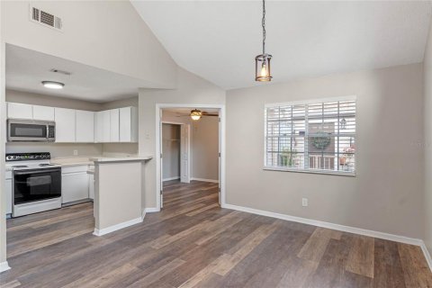 Condo in Altamonte Springs, Florida, 2 bedrooms  № 1513102 - photo 9