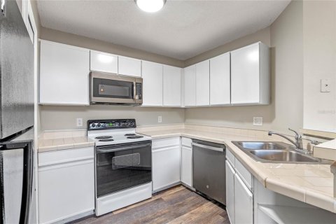 Condo in Altamonte Springs, Florida, 2 bedrooms  № 1513102 - photo 13