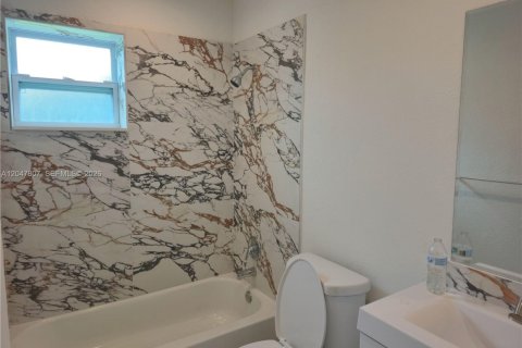 Villa ou maison à vendre à Fort Lauderdale, Floride: 2 chambres, 104.24 m2 № 2278278 - photo 14