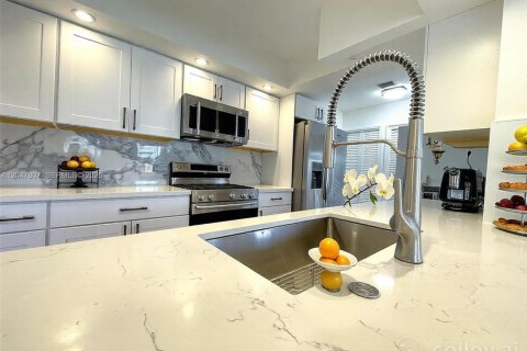 Villa ou maison à vendre à Fort Lauderdale, Floride: 2 chambres, 104.24 m2 № 2278278 - photo 5