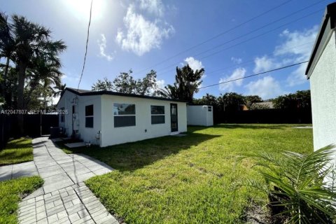 Villa ou maison à vendre à Fort Lauderdale, Floride: 2 chambres, 104.24 m2 № 2278278 - photo 19