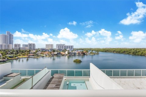 Condominio en venta en Sunny Isles Beach, Florida, 3 dormitorios, 158.4 m2 № 2428308 - foto 16