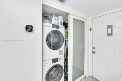 Condo in Plantation, Florida, 2 bedrooms  № 1889822 - photo 5