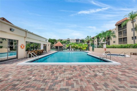 Condo in Plantation, Florida, 2 bedrooms  № 1889822 - photo 13