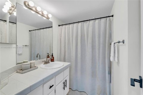 Condo in Plantation, Florida, 2 bedrooms  № 1889822 - photo 7