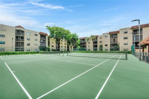Condo in Plantation, Florida, 2 bedrooms  № 1889822 - photo 15
