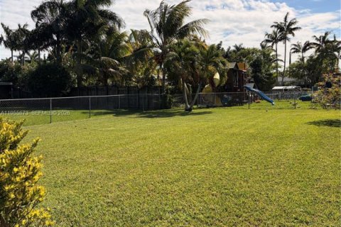 Villa ou maison à vendre à Palmetto Bay, Floride: 3 chambres, 100.15 m2 № 2009579 - photo 20