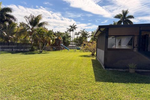 Купить виллу или дом в Пальметто-Бей, Флорида 3 спальни, 100.15м2, № 2009579 - фото 23