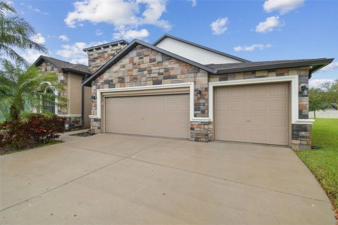 Купить виллу или дом в Аполло-Бич, Флорида 7 комнат, 322.19м2, № 1578834 - фото 1