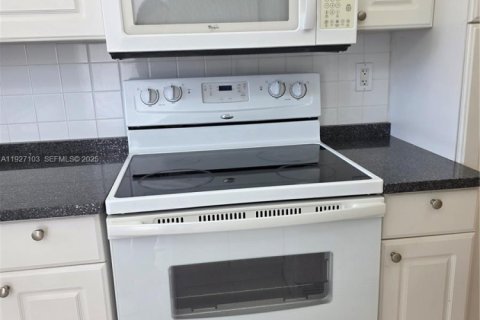 Copropriété à louer à Hallandale Beach, Floride: 2 chambres, 111.48 m2 № 1987973 - photo 5