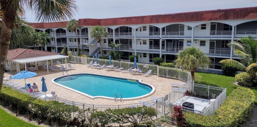 Condo à Hallandale Beach, Floride, 2 chambres № 1987973