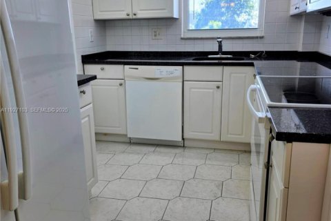 Copropriété à louer à Hallandale Beach, Floride: 2 chambres, 111.48 m2 № 1987973 - photo 4