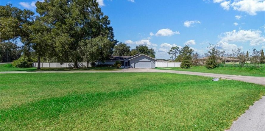 Villa ou maison à Belleview, Floride 5 chambres, 284.28 m2 № 2404644