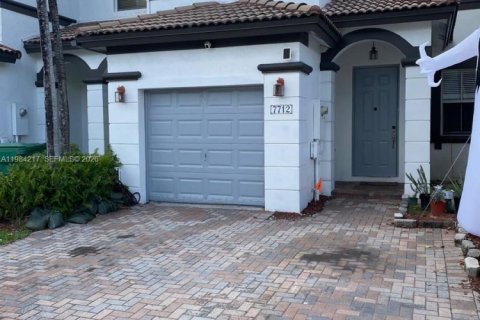 Таунхаус в Дорал, Флорида 3 спальни, 157м2 № 2045570