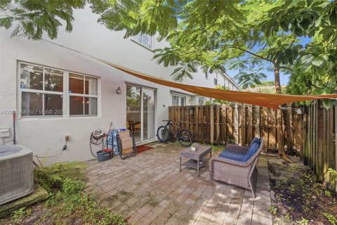 Casa en venta en Miami, Florida, 3 dormitorios, 168.34 m2 № 2378819 - foto 14