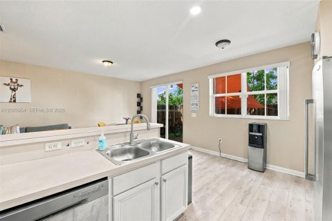 Casa en venta en Miami, Florida, 3 dormitorios, 168.34 m2 № 2378819 - foto 26