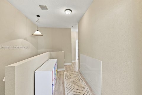 Casa en venta en Miami, Florida, 3 dormitorios, 168.34 m2 № 2378819 - foto 23