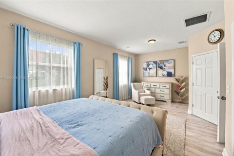 Casa en venta en Miami, Florida, 3 dormitorios, 168.34 m2 № 2378819 - foto 19
