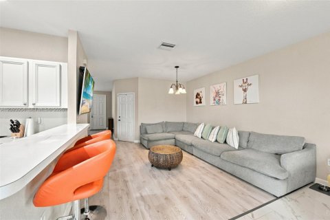 Casa en venta en Miami, Florida, 3 dormitorios, 168.34 m2 № 2378819 - foto 8