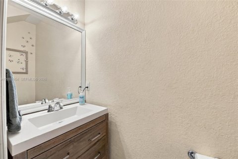 Casa en venta en Miami, Florida, 3 dormitorios, 168.34 m2 № 2378819 - foto 24