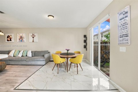 Casa en venta en Miami, Florida, 3 dormitorios, 168.34 m2 № 2378819 - foto 5