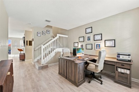 Casa en venta en Miami, Florida, 3 dormitorios, 168.34 m2 № 2378819 - foto 13