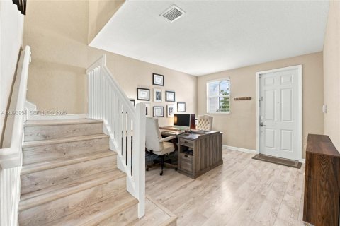 Casa en venta en Miami, Florida, 3 dormitorios, 168.34 m2 № 2378819 - foto 12