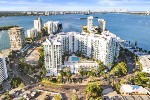 Снять в аренду кондоминиум в Норт-Бей-Виллидж, Флорида 2 спальни, 116.22м2, № 1969808 - фото 5