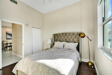 Снять в аренду кондоминиум в Норт-Бей-Виллидж, Флорида 2 спальни, 116.22м2, № 1969808 - фото 15