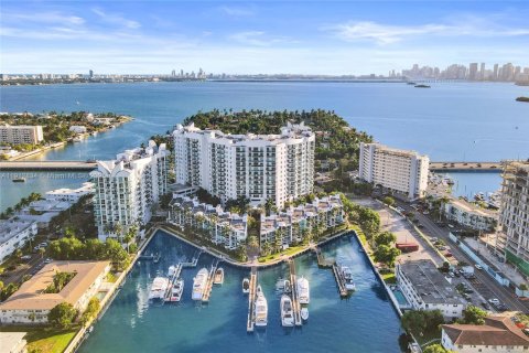 Снять в аренду кондоминиум в Норт-Бей-Виллидж, Флорида 2 спальни, 116.22м2, № 1969808 - фото 4