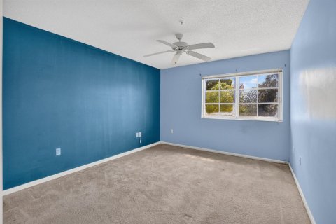 Condo in Coconut Creek, Florida, 2 bedrooms  № 2260170 - photo 11