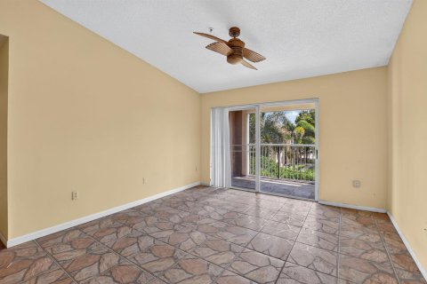 Condo in Coconut Creek, Florida, 2 bedrooms  № 2260170 - photo 2