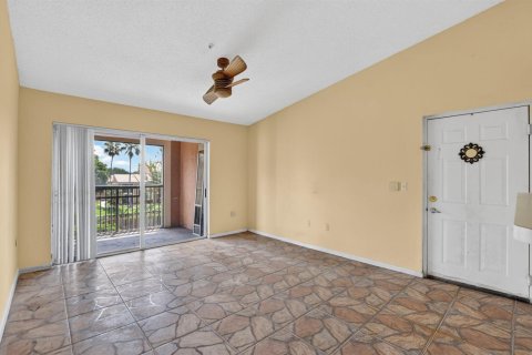 Condo in Coconut Creek, Florida, 2 bedrooms  № 2260170 - photo 3