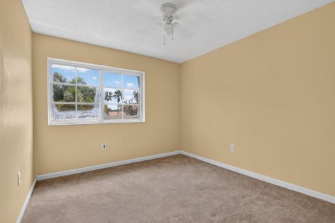 Condo in Coconut Creek, Florida, 2 bedrooms  № 2260170 - photo 20