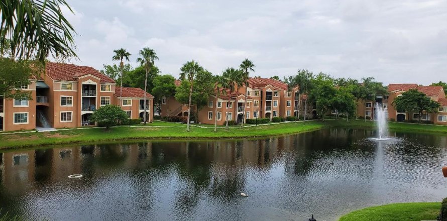 Condo in Coconut Creek, Florida, 2 bedrooms  № 2260170