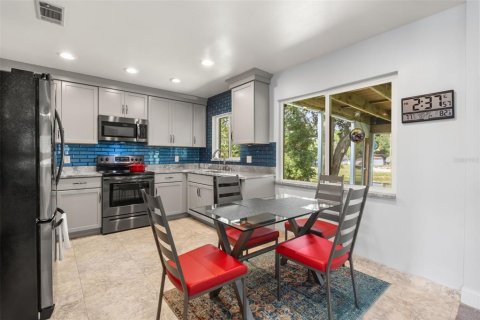 Villa ou maison à vendre à Casselberry, Floride: 3 chambres, 147.62 m2 № 2389169 - photo 10
