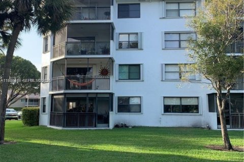 Condo in Weston, Florida, 3 bedrooms  № 2002892 - photo 2