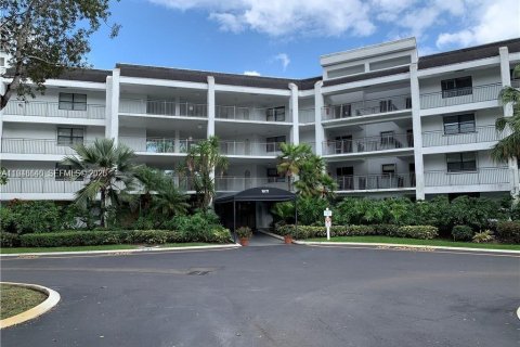 Condo in Weston, Florida, 3 bedrooms  № 2002892 - photo 17