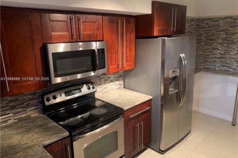 Condo in Weston, Florida, 3 bedrooms  № 2002892 - photo 7