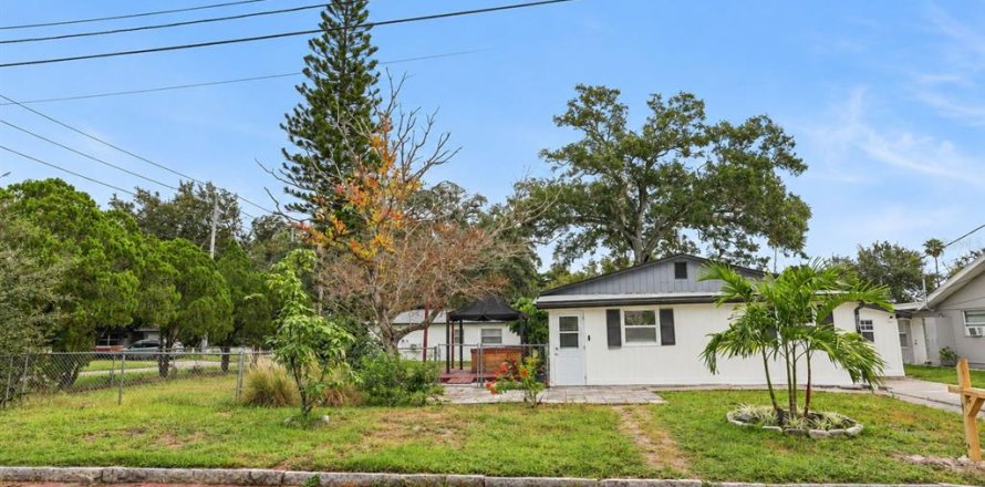 Villa ou maison à Largo, Floride 3 chambres, 128.39 m2 № 2407056