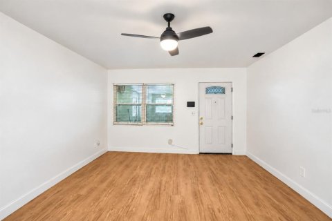 Villa ou maison à louer à Largo, Floride: 3 chambres, 128.39 m2 № 2407056 - photo 6