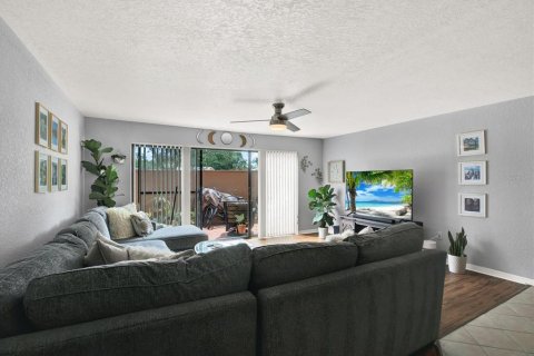 Condo in Gulfport, Florida, 2 bedrooms  № 2225630 - photo 4