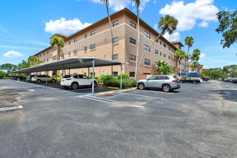 Condo in Gulfport, Florida, 2 bedrooms № 2225630