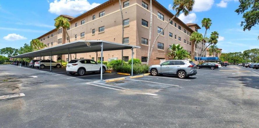 Condo in Gulfport, Florida, 2 bedrooms  № 2225630
