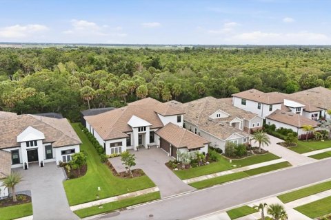 Купить виллу или дом в Сарасота, Флорида 12 комнат, 455.04м2, № 2107134 - фото 2